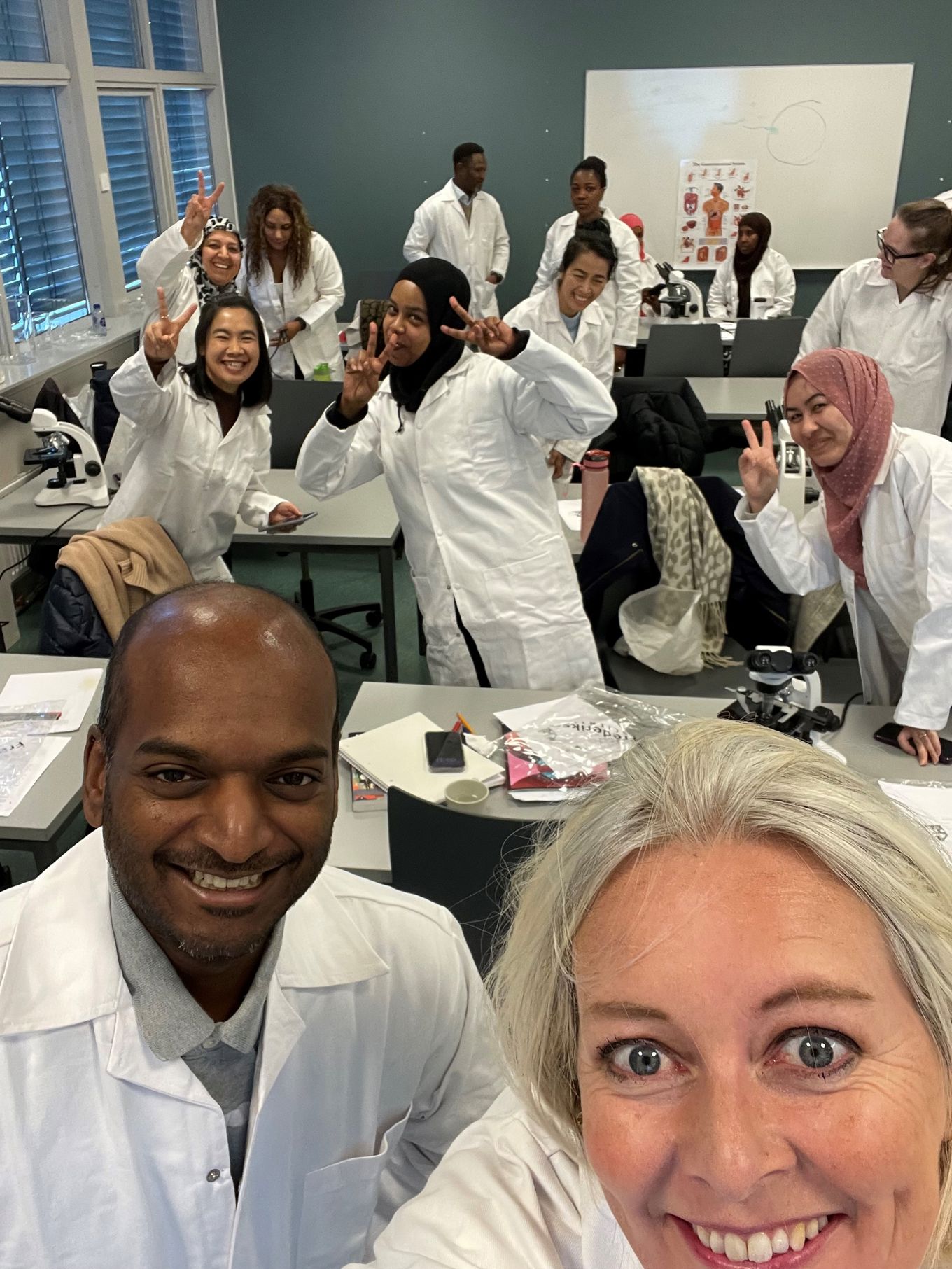 Lærere Darshan, Bibi og VG1 deltagere