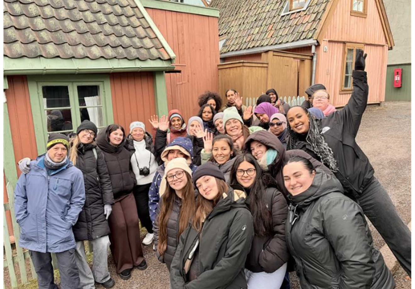 Elevene og lærere fra Barcelona og VO Hovinbyen Elevene og lærere fra Barcelona og VO Hovinbyen